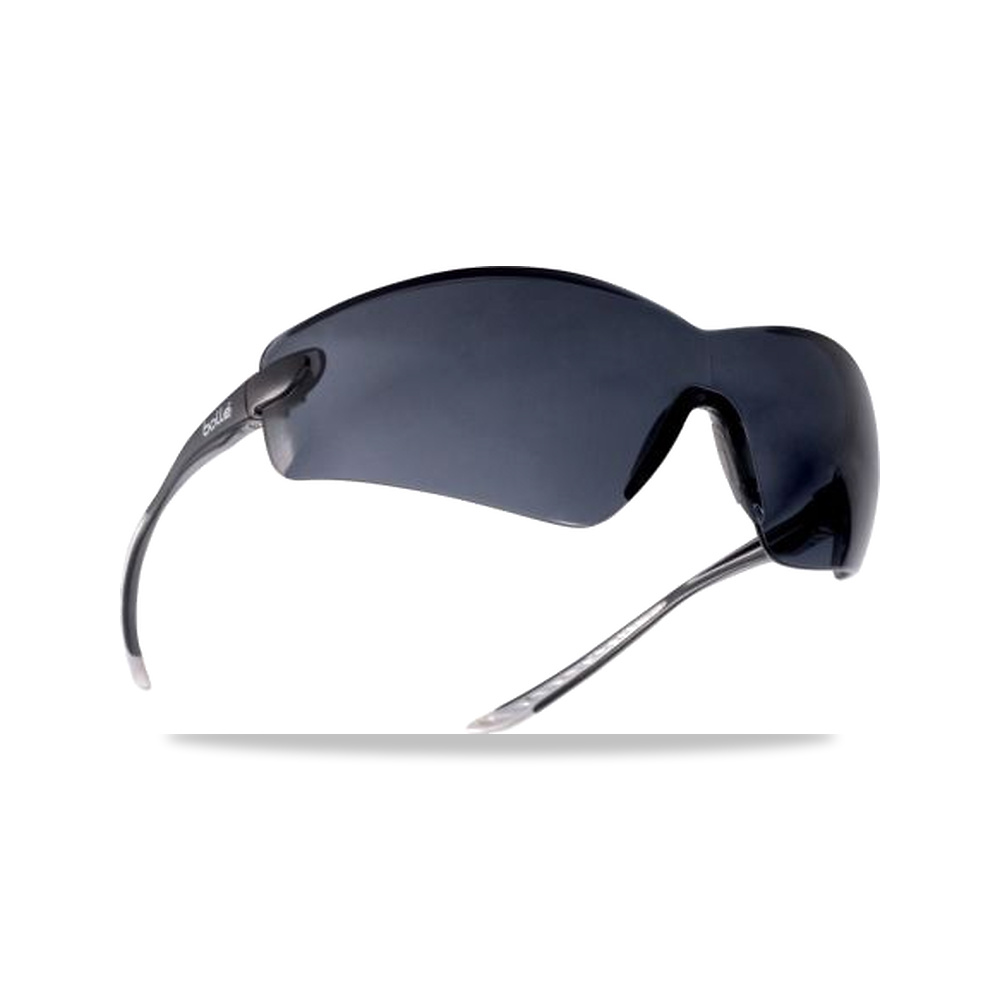 صورة منتج نظارة وقاية وسلامة مهنية رمادي أسود Bolle Safety موديل COBPSF – اللون Smoked – اللون Grey, Black - كود الصنف reemco-2027-0055111 - ماركة يباع من خلال reemco - توريد وتصوير حصري لشركة ريمكو القابضة السعودية