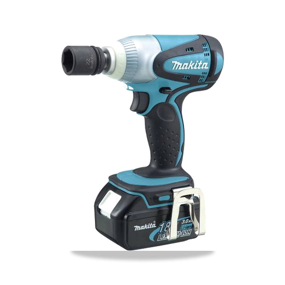 صورة منتج مفتاح ربط صدمي (Impact Wrench) لاسلكي 18 فولت 5 أمبير ساعة 2 بوصة Makita موديل DTW251RTJ - كود الصنف reemco-2027-0316536 - ماركة يباع من خلال reemco - توريد وتصوير حصري لشركة ريمكو القابضة السعودية