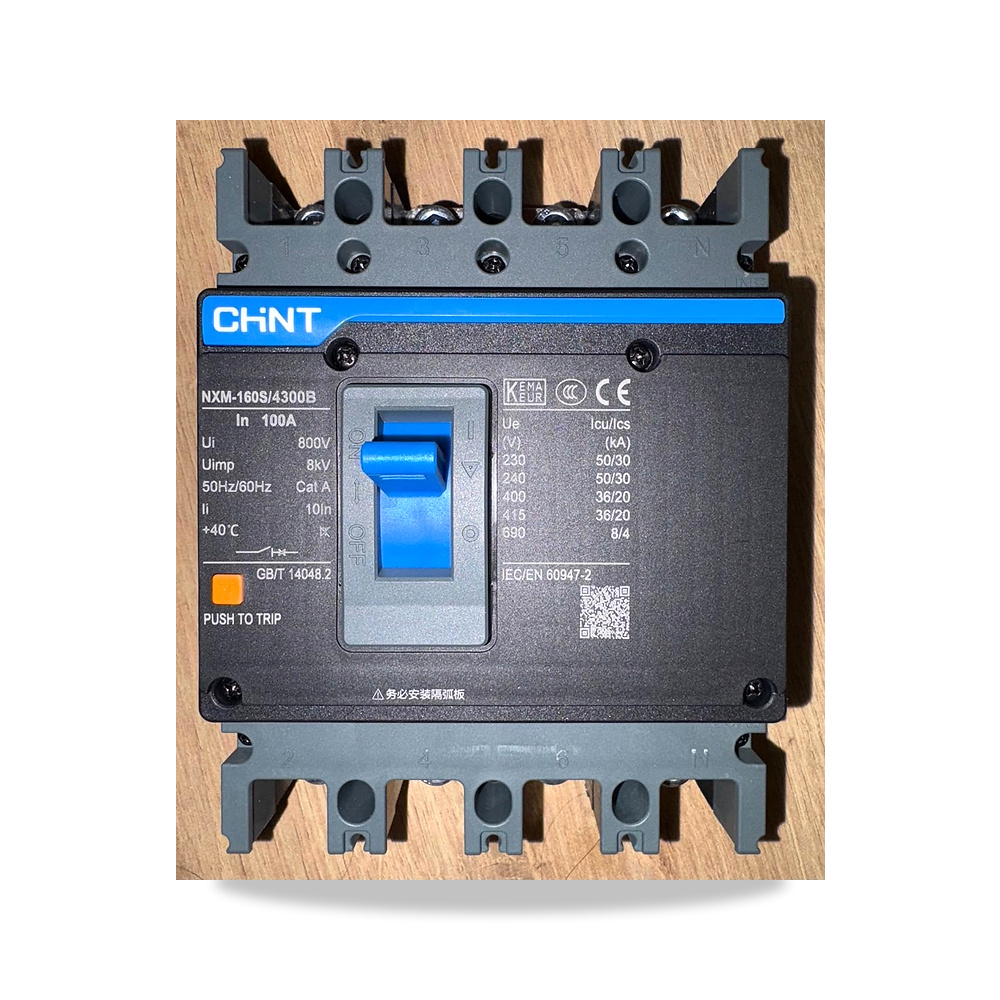 صورة منتج قاطع دائرة كهربائية مصبوب NXM-160S/4300B من تشينت، 160 امبير 4 بي – 7,6العمق x 7,5العرض x 13الارتفاع سم - كود الصنف reemco-2027-1799005 - ماركة يباع من خلال reemco - توريد وتصوير حصري لشركة ريمكو القابضة السعودية