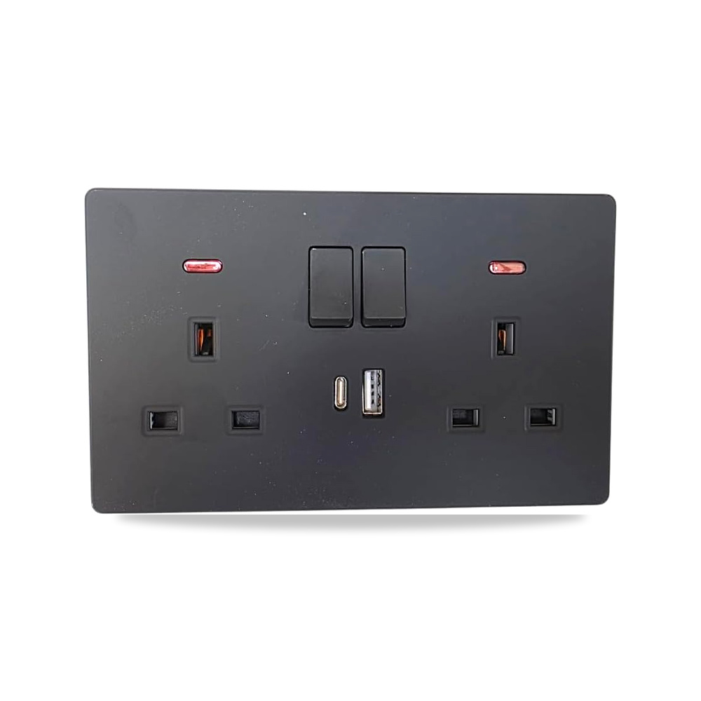 صورة منتج فيش مع مفتاح ولمبة 7×14 USB+Type-C أسود فولتير – الرائد العربي ALRAED – اللون متعدد – المادة بلاستيك - كود الصنف reemco-2027-1868784 - ماركة يباع من خلال reemco - توريد وتصوير حصري لشركة ريمكو القابضة السعودية