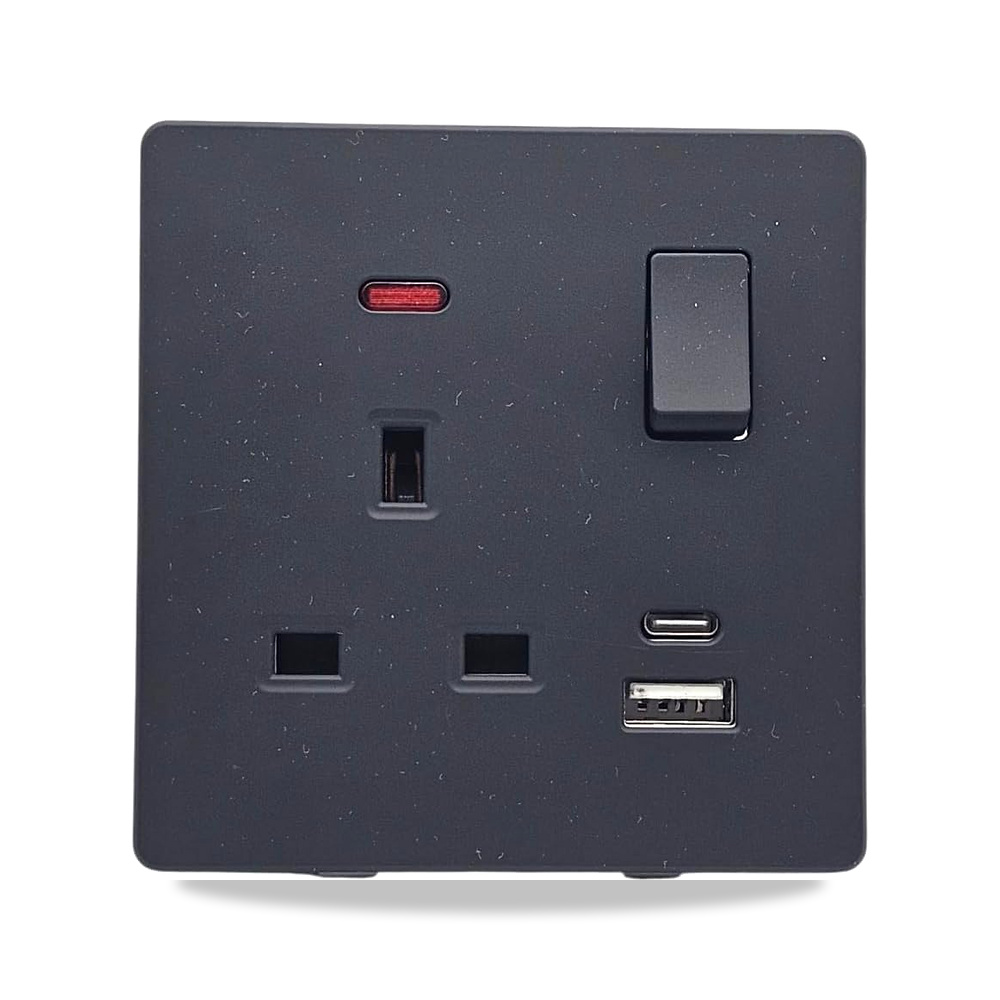 صورة منتج فيش مع مفتاح ولمبة 13 أمبير USB+Type-C أسود فولتير – الرائد العربي ALRAED – اللون متعدد – المادة بلاستيك - كود الصنف reemco-2027-1868804 - ماركة يباع من خلال reemco - توريد وتصوير حصري لشركة ريمكو القابضة السعودية