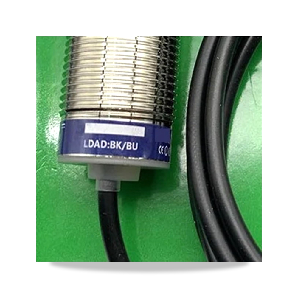 صورة منتج مفاتيح تقارب مع مستشعر XS2F-M12PVC4A2M/5M/7M/10M XS2F-M12PVC3S2M/5M/10M - كود الصنف reemco-2027-1869768 - ماركة يباع من خلال reemco - توريد وتصوير حصري لشركة ريمكو القابضة السعودية