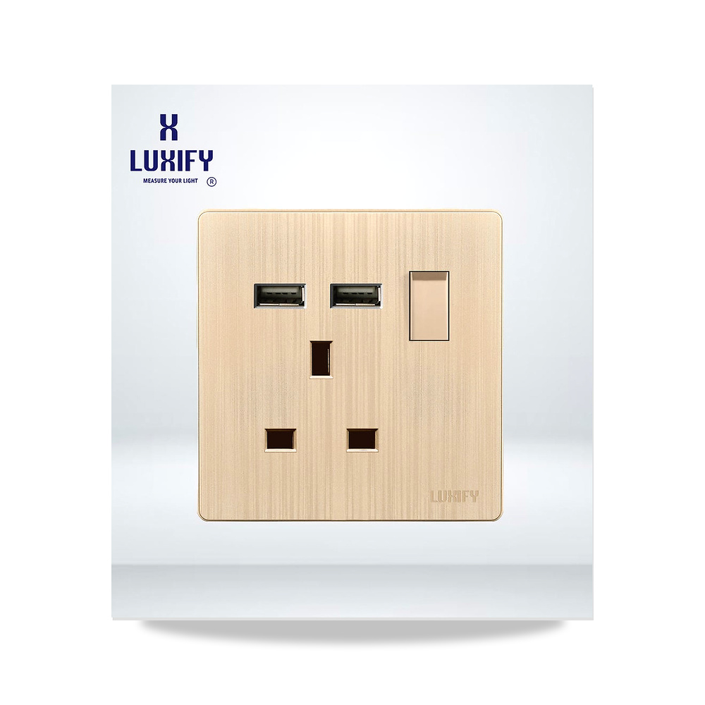 صورة منتج فيش 13 A مع USB LUXIFY ذهبى – 13 أمبير - كود الصنف reemco-2027-1931735 - ماركة يباع من خلال reemco - توريد وتصوير حصري لشركة ريمكو القابضة السعودية