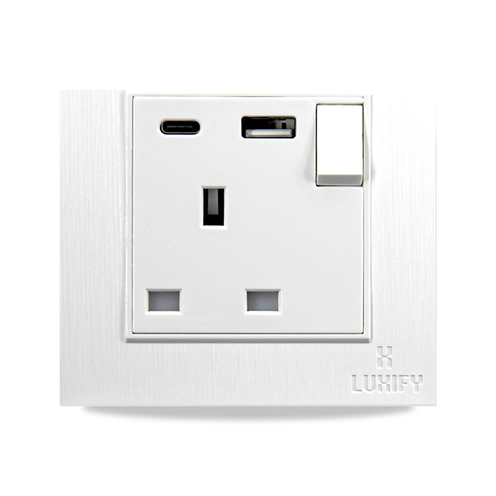 صورة منتج فيش 13 امبير+ LUXIFY USB + TYPE C ابيض – 220-250 فولت – الخامة الأساسية نحاس - كود الصنف reemco-2027-1931739 - ماركة يباع من خلال reemco - توريد وتصوير حصري لشركة ريمكو القابضة السعودية