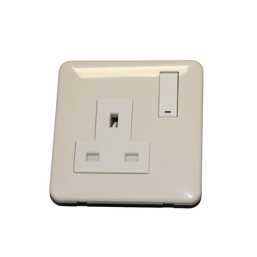 مقبس مفرد 13 أمبير بمفتاح - باناسونيك