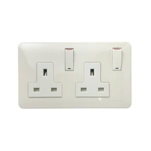 فيشة مجوز 13 أمبير بلون بيج مع مفتاح من باناسونيك