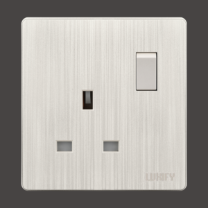 قابس 13 أمبير بمفتاح بيانو من LUXIFY — لؤلؤي