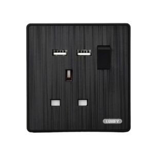 قابس 13 أمبير من LUXIFY مع منفذ USB — أسود مطوّر