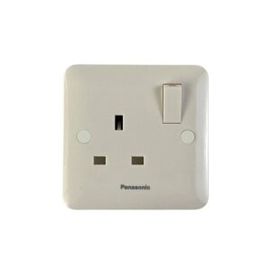 فيش 13 أمبير بمفتاح مفرد أبيض موديل WBC1212