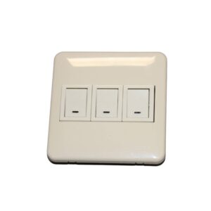 مفتاح حائط ثلاثي قياسي 15 أمبير — بيج من باناسونيك