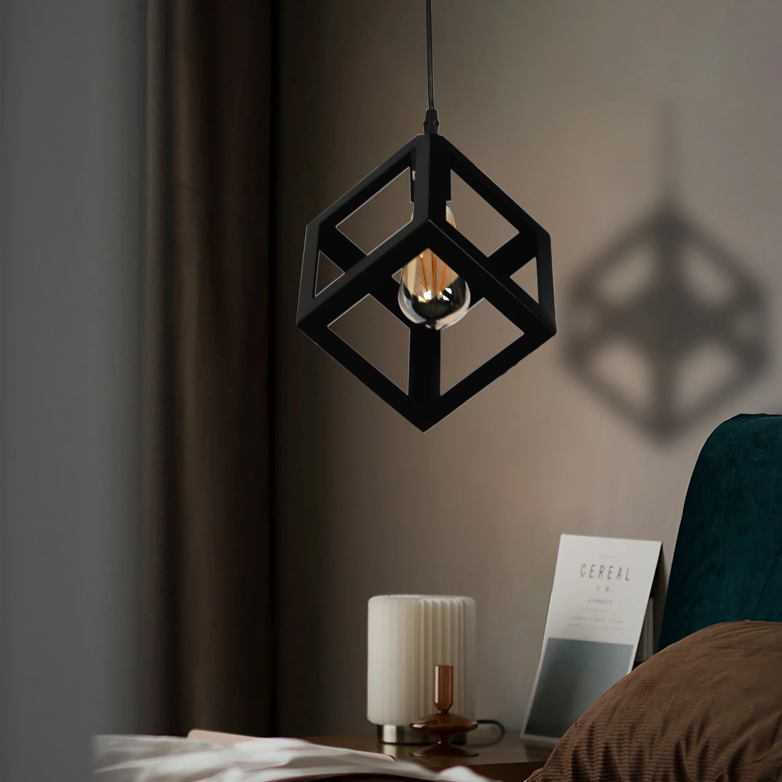 Single pendant light in black — modern and luxurious design