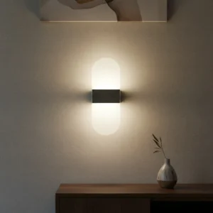 أبليك حائط مودرن أسود بثلاثة أضواء