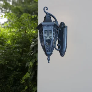 فانوس حائطي صغير أسود