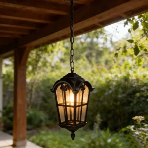 فانوس معلق أسود