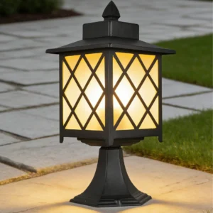 فانوس زجاجي بغطاء أسود