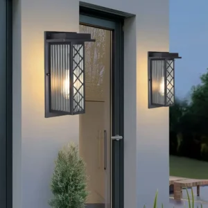 فانوس حائط أسود