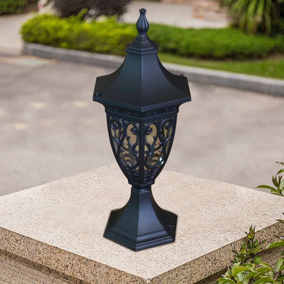 فانوس أرضي صغير باللون الأسود