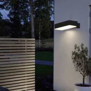 أبليك جداري خارجي أسود - إضاءة صفراء