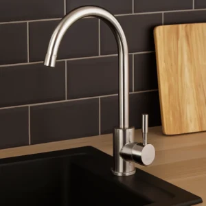 صنبور مغسلة مائل من ستانلس ستيل مطلي كروم مع خراطيم مرنة