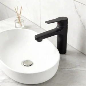 خلاط مغسلة قصير بيضاوي أسود مع ليات وهراب