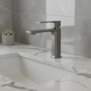 صنبور مغسلة قصير بتصميم مربع رمادي مع خراطيم