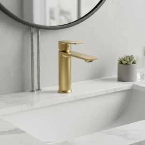 صنبور مغسلة قصير ذهبي مطفي مع خراطيم توصيل