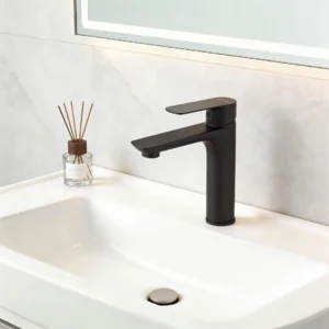 خلاط مغسلة قصير مدور أسود مع ليّات وهراب