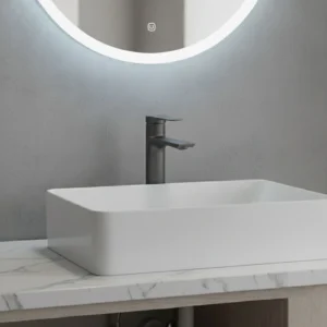 صنبور مغسلة قصير رمادي مع خراطيم توصيل