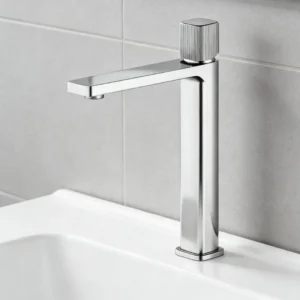 خلاط مغسلة طويل مودرن من نحاس وزنك بتشطيب فضي