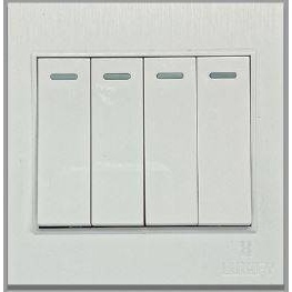 مفتاح كهربائي رباعي من لوكسيفاي باللون الأبيض