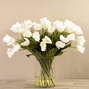 عشب باروت صناعي مع إناء زجاجي