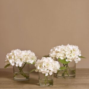 تنسيق هدرانج صناعي بمزهرية زجاجية