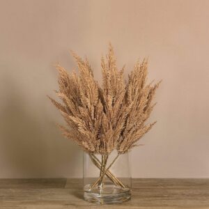 عشب بامباس صناعي في مزهرية زجاجية