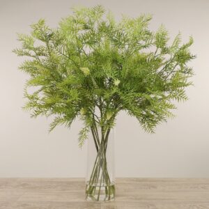 باقة زهور الجريفيليا الاصطناعية في مزهرية زجاجية