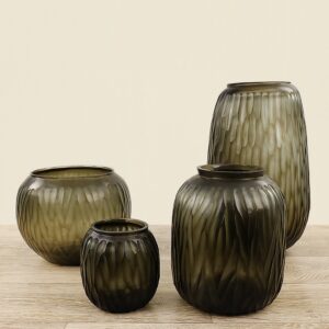 مزهرية زجاجية شفافة