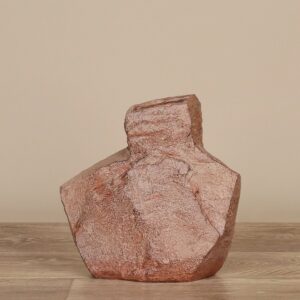 مزهرية على طراز سريالي