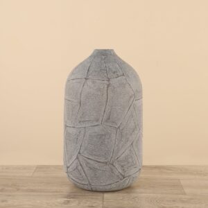 مزهرية مصنوعة من عبوة ماء