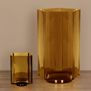 وعاء زهور بتصميم هندسي