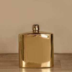 فازة رخامية بلمسة ذهبية