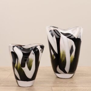 مزهرية زجاجية شفافة