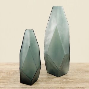 مزهرية زجاجية أنيقة