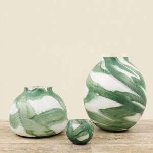 مزهرية زجاجية شفافة