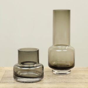 إناء زجاجي للزهور