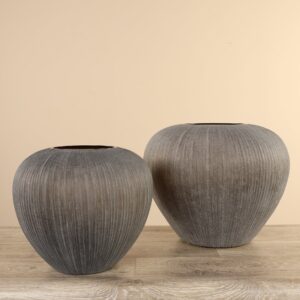 مزهرية بتصميم تفاحة