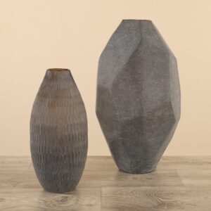 مزهرية على شكل قارورة