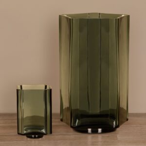 فازة بتصميم هندسي