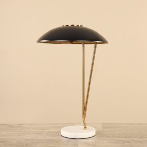 مصباح طاولة من الرخام