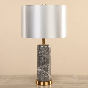 مصباح طاولة من الرخام