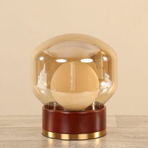 مصباح طاولة معدني