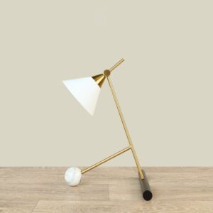 مصباح طاولة من المعدن - 25480